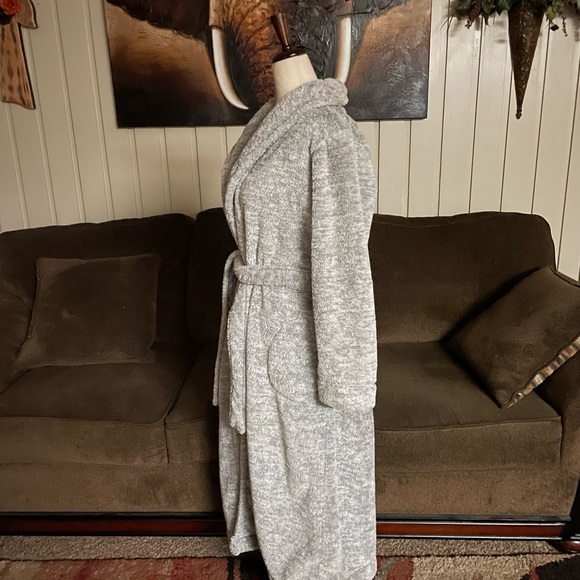 Ambrielle Grey Size Small Plush Bath Robe - Picture 2 of 14